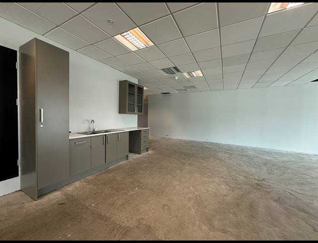 834M² OFFICE TO LET IN SANDTON CENTRAL